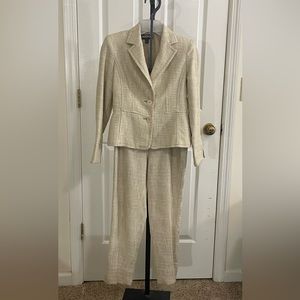 Kasper Petite 2 Piece Cream Pantsuit